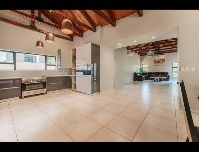 4 BEDROOM PROPERTY TO RENT IN COPPERLEAF ESTATE